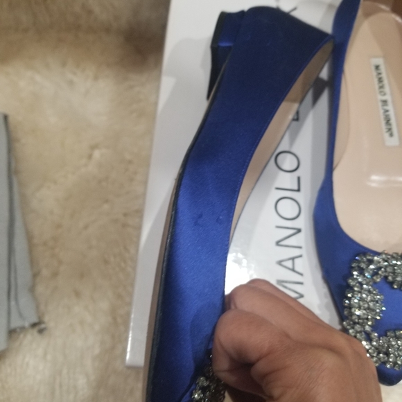 MANOLO BLAHNIK Hangisi Jeweled Pointy Toe Flat in Blue Satin - Picture 9 of 10
